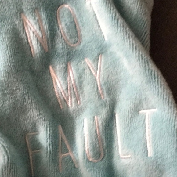 2 Small doggie outfits - Picture 2 of 3